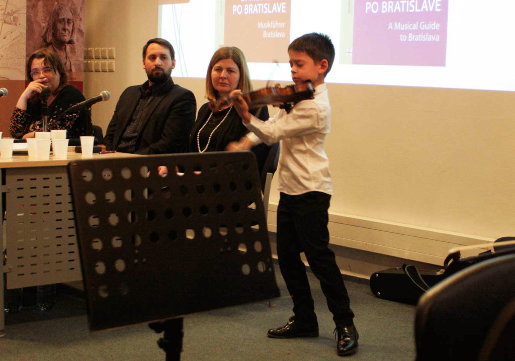 018